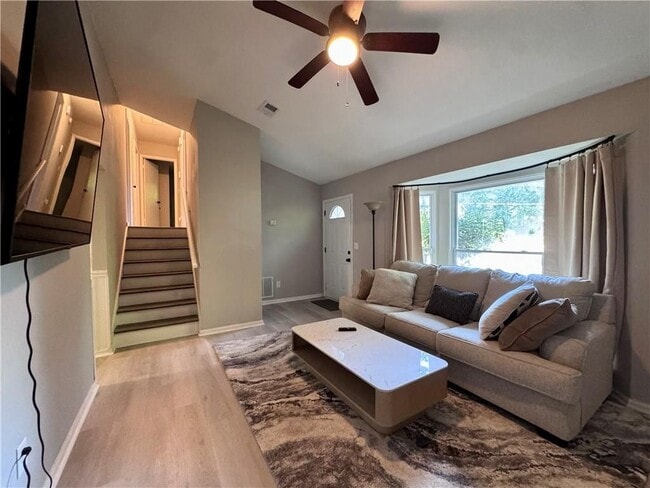 Foto del edificio - 3814 Whaley Ct SW