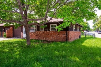 Building Photo - 2439 Clearview Ave