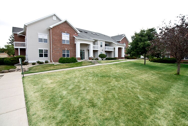 Primary Photo - 6747 Pinelake Dr