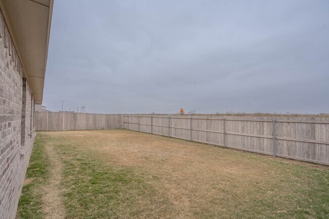 Foto del edificio - 7108 Buckwheat Rd