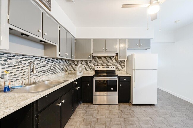 Foto del edificio - 5737 Grant St