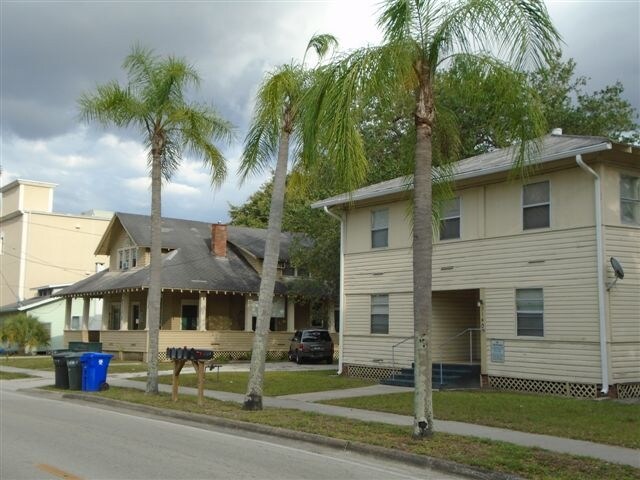 2138 Victoria - 2138-2140 Victoria Ave