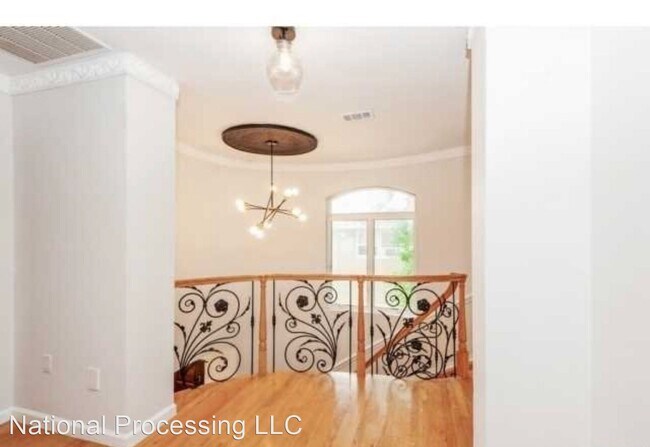 Building Photo - 4 br, 5 bath House - 3 8th Street