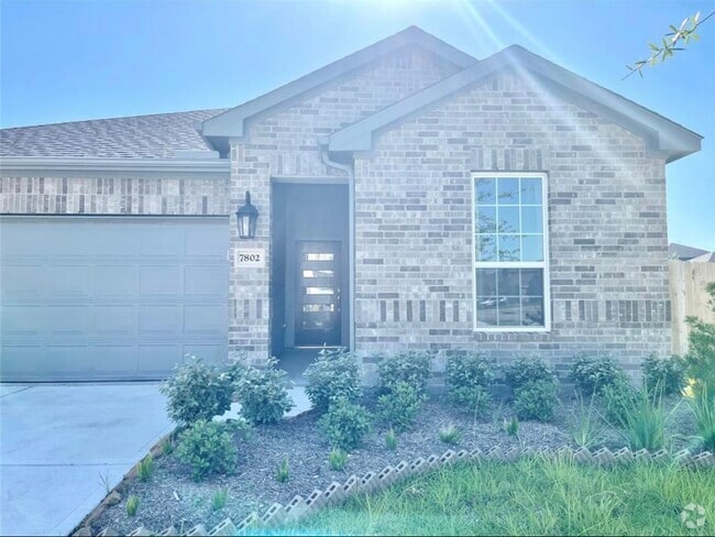 Building Photo - 7802 Winter Hawk Cir