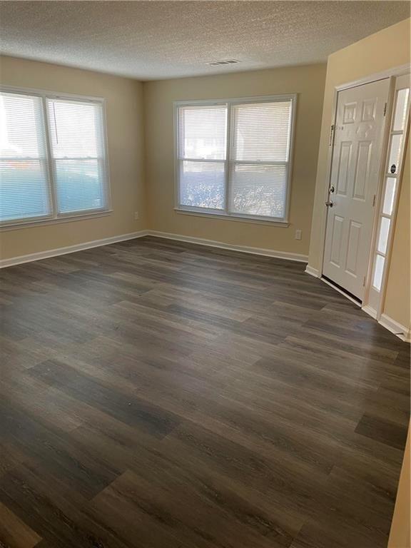 Foto del edificio - 1600 Oakpoint Dr SW