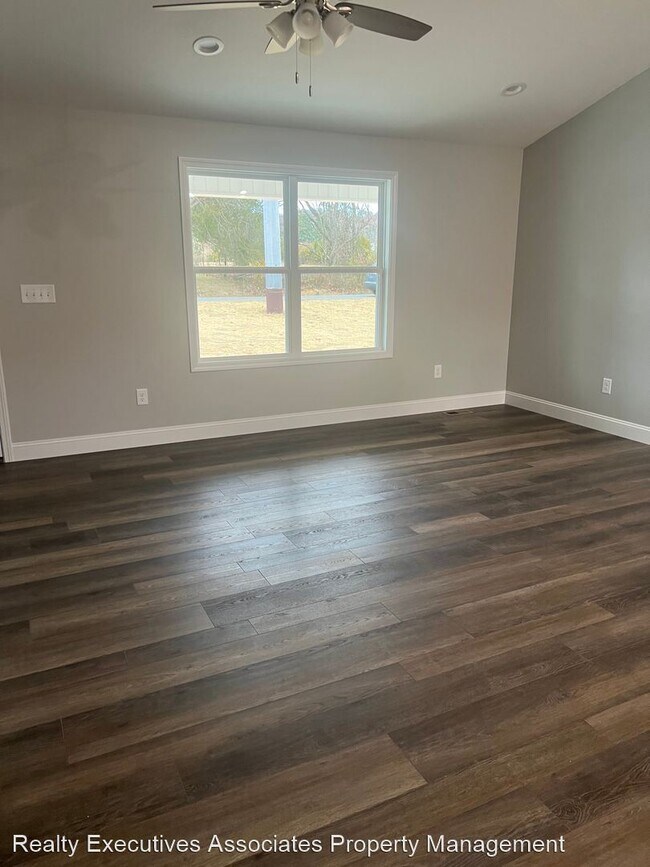 Building Photo - 3 br, 2 bath House - 304 Luttrell Road