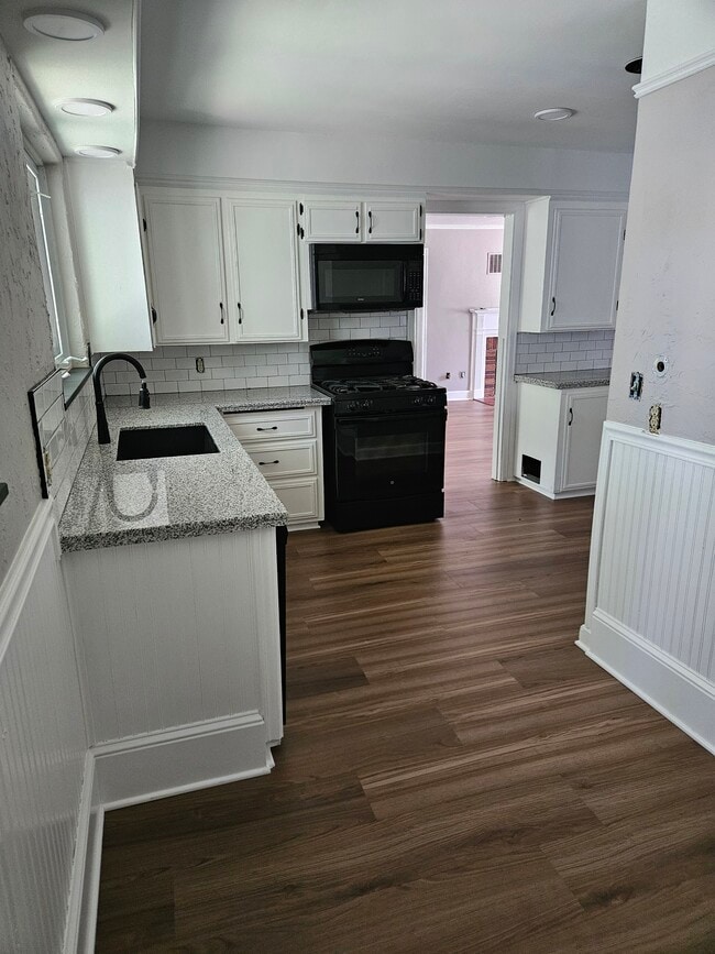 Building Photo - 108 Alpine Dr