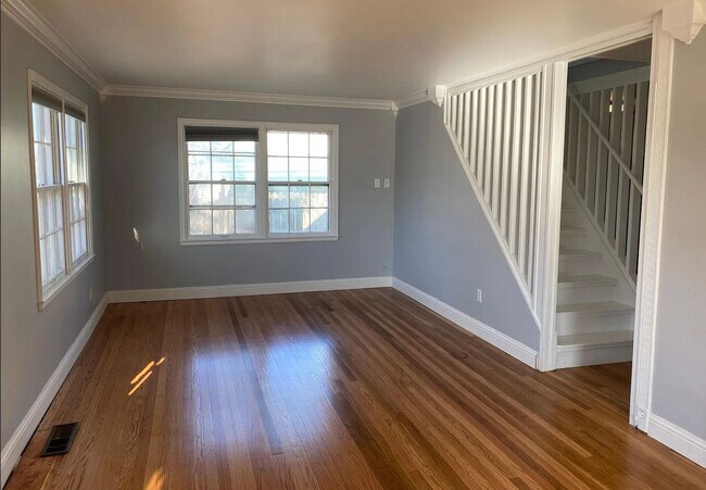 Building Photo - Well Maintained 4 Bedroom Home with Beautiful Yard, Kennewick, WA $2,150/month