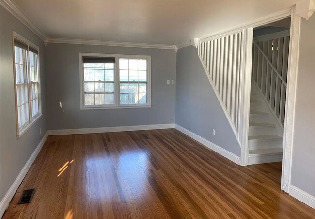 Foto del edificio - Well Maintained 4 Bedroom Home with Beautiful Yard, Kennewick, WA $2,150/month