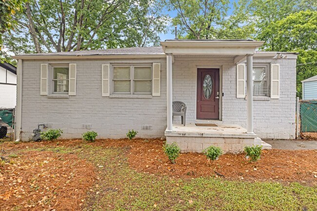 Building Photo - 2533 Godfrey Dr NW