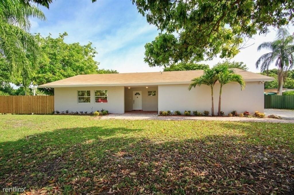 Primary Photo - 4 br, 2.5 bath House - 8560 SW 123rd St