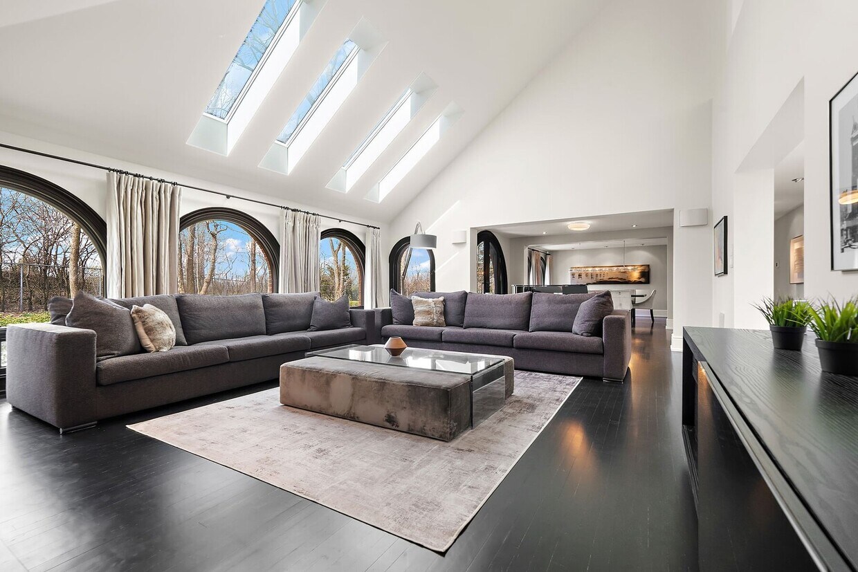 1160 Rue des Pinsons, Boucherville, QC J4B 6H1 House for Rent in