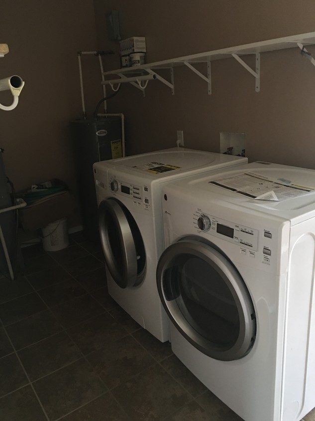 HE washer and dryer included! - 1537 Pearl St