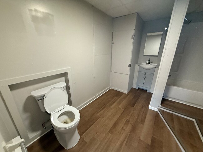 Foto del edificio - 3121 Oak Grove Dr