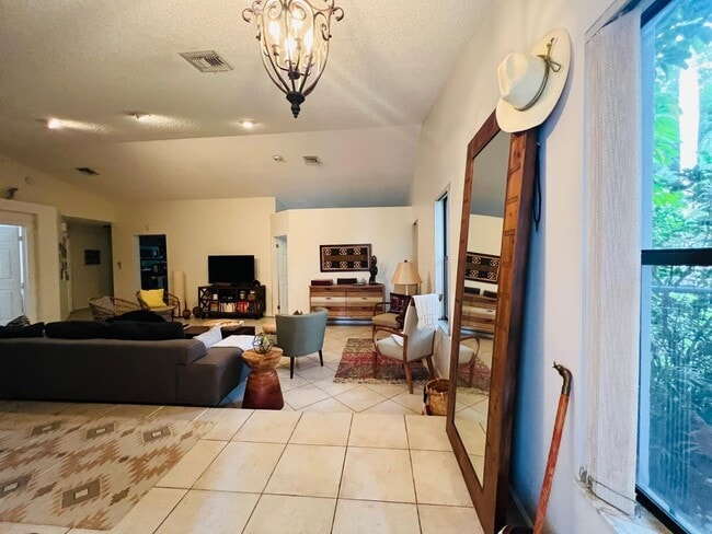 Building Photo - 10597 Mendocino Ln