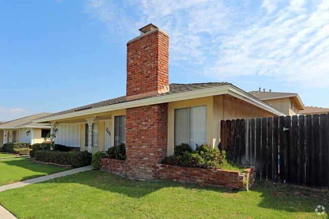 Foto del edificio - 16692 Bartlett Ln
