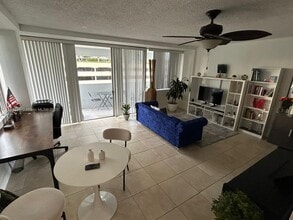 Building Photo - 7545 E Treasure Dr