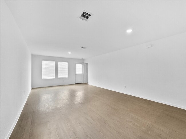 Building Photo - 209 Brandi Dr
