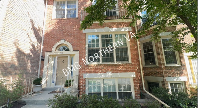Building Photo - 2105 Kings Garden Way
