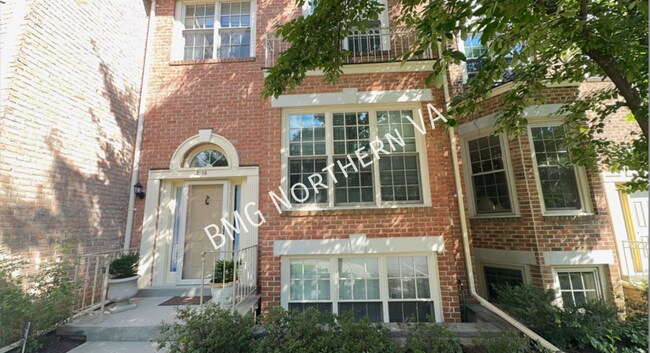 Foto del edificio - 2105 Kings Garden Way
