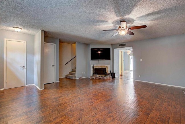 Foto del edificio - 6613 Valleyside Rd