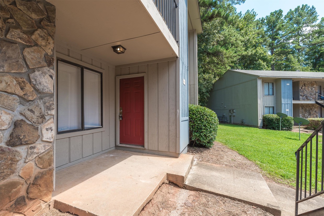 Foto principal - 600 Little Bear Dr