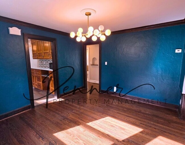 Building Photo - 431 E 69th Terrace