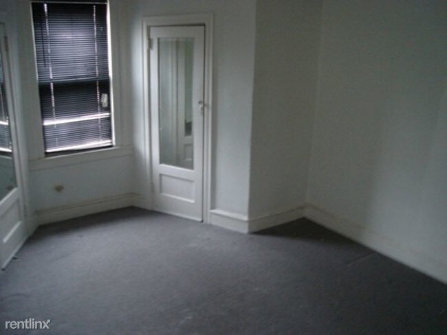 Foto del edificio - 61 N State Rd