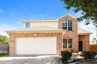 Building Photo - 12716 Chattaroy Ln