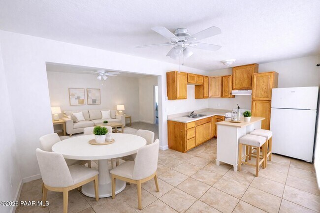 Foto del edificio - 114 N Willow St