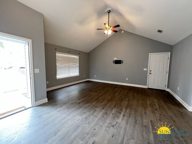 Building Photo - Lovely 3 bedroom home in Crestview!