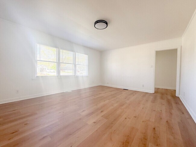 Foto del edificio - Pet-Friendly 3-Bedroom Home with Fenced Yard & Large Deck Near Downtown Livingston