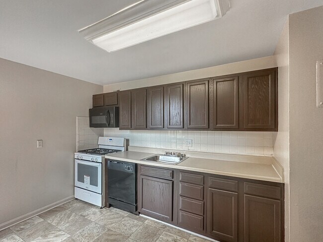 Building Photo - 3573 Laurel Fort Meade Rd