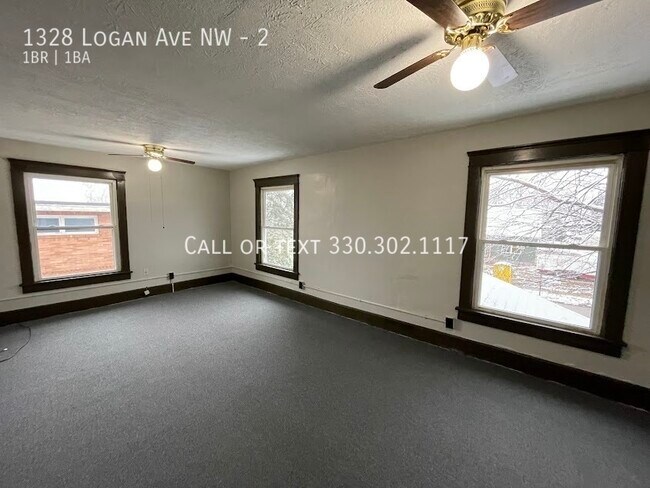 Foto del edificio - One bedrooms one bathroom 2nd level apartm...