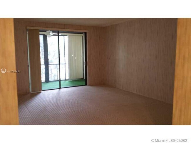Building Photo - 3730 Inverrary Dr