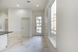 Building Photo - 2903 El Fenice Ln