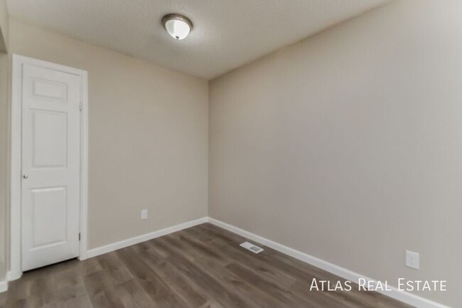 Foto del edificio - 4306 Moonbeam Dr
