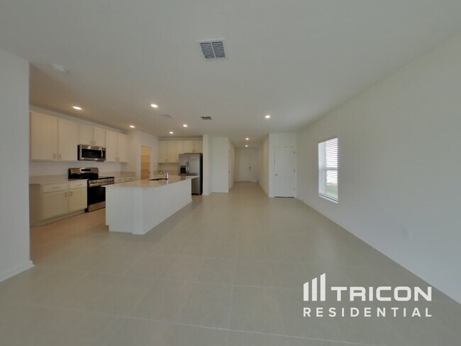 Building Photo - 5660 Gingham Dr