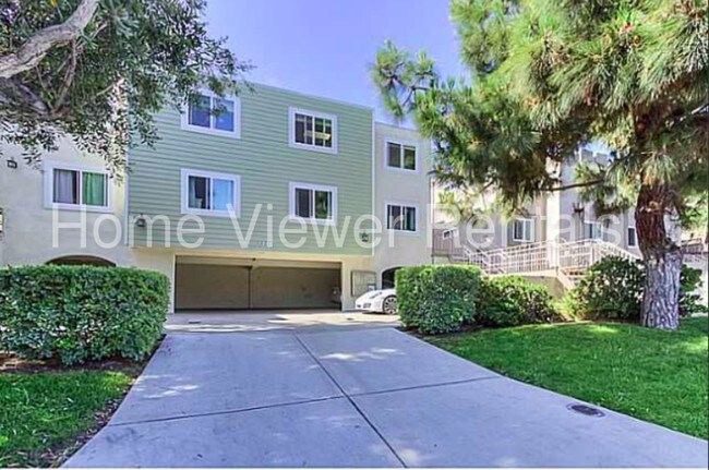 Building Photo - 2252 Via Aprilia