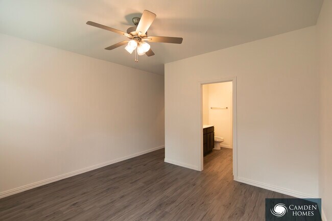 Foto del edificio - 4512 Braddon Dr