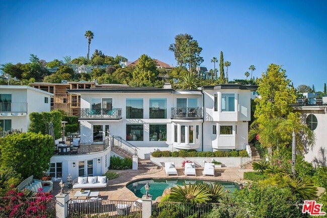 Building Photo - 2411 Mt Olympus Dr