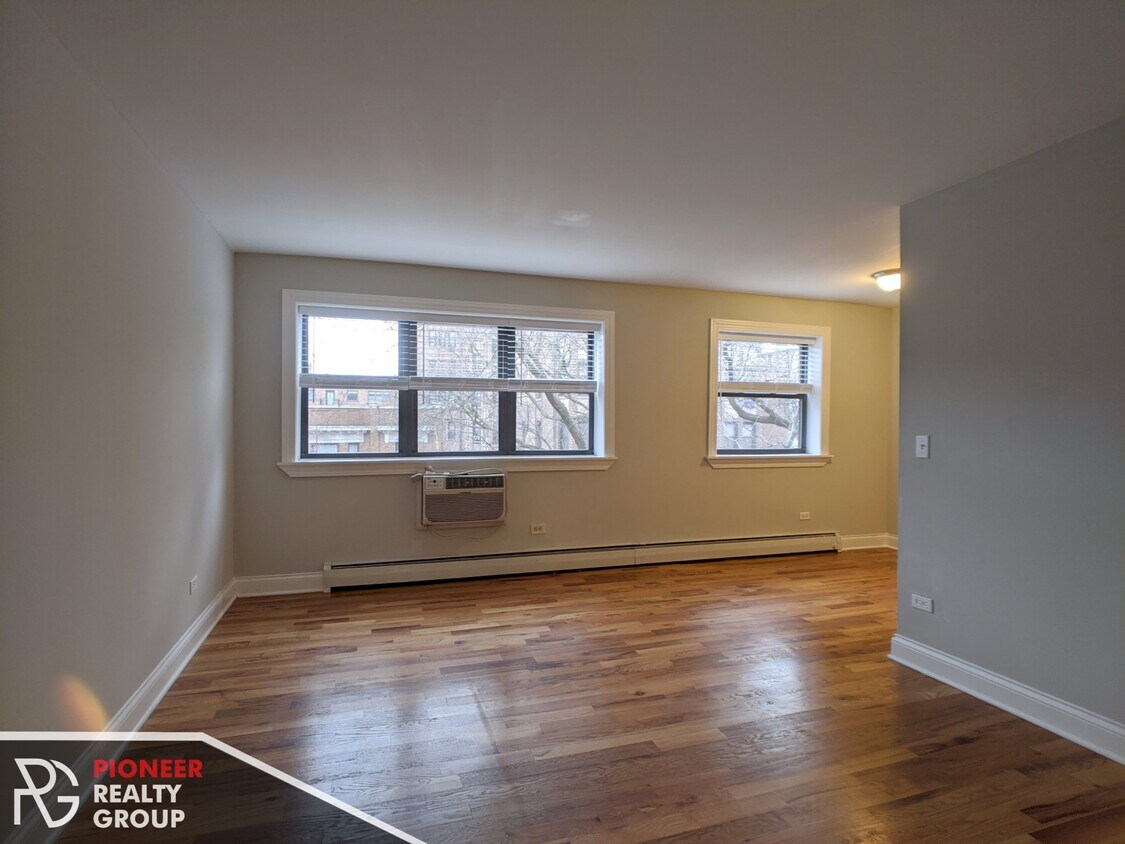 Foto principal - 3147 N Broadway St