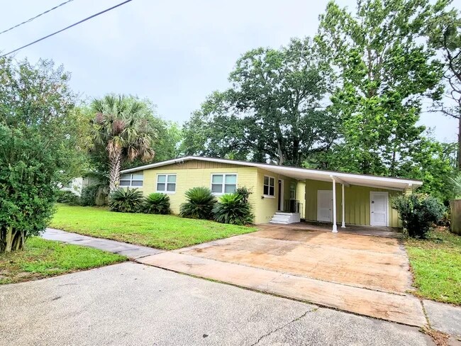 Building Photo - 6620 Barkwood Dr