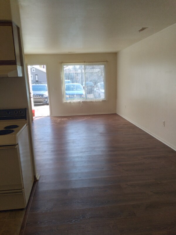 333 N Rochester Rd Unit 5, Clawson, MI 48017 Room for Rent in Clawson