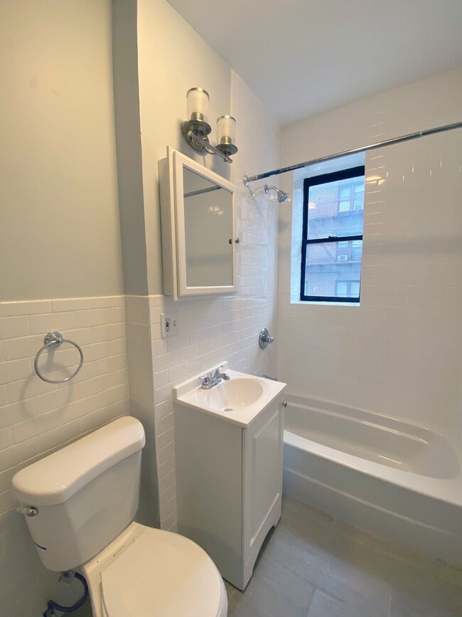 Building Photo - City View Terrace