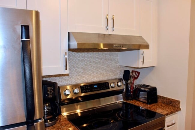 Building Photo - 3302 Tuscany Way