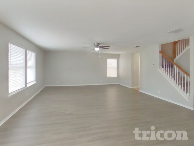 Foto del edificio - 517 Zapata Cir