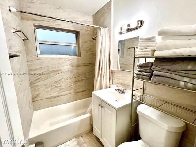 Foto principal - 3 br, 1 bath House - 1335 NE 13th Ave