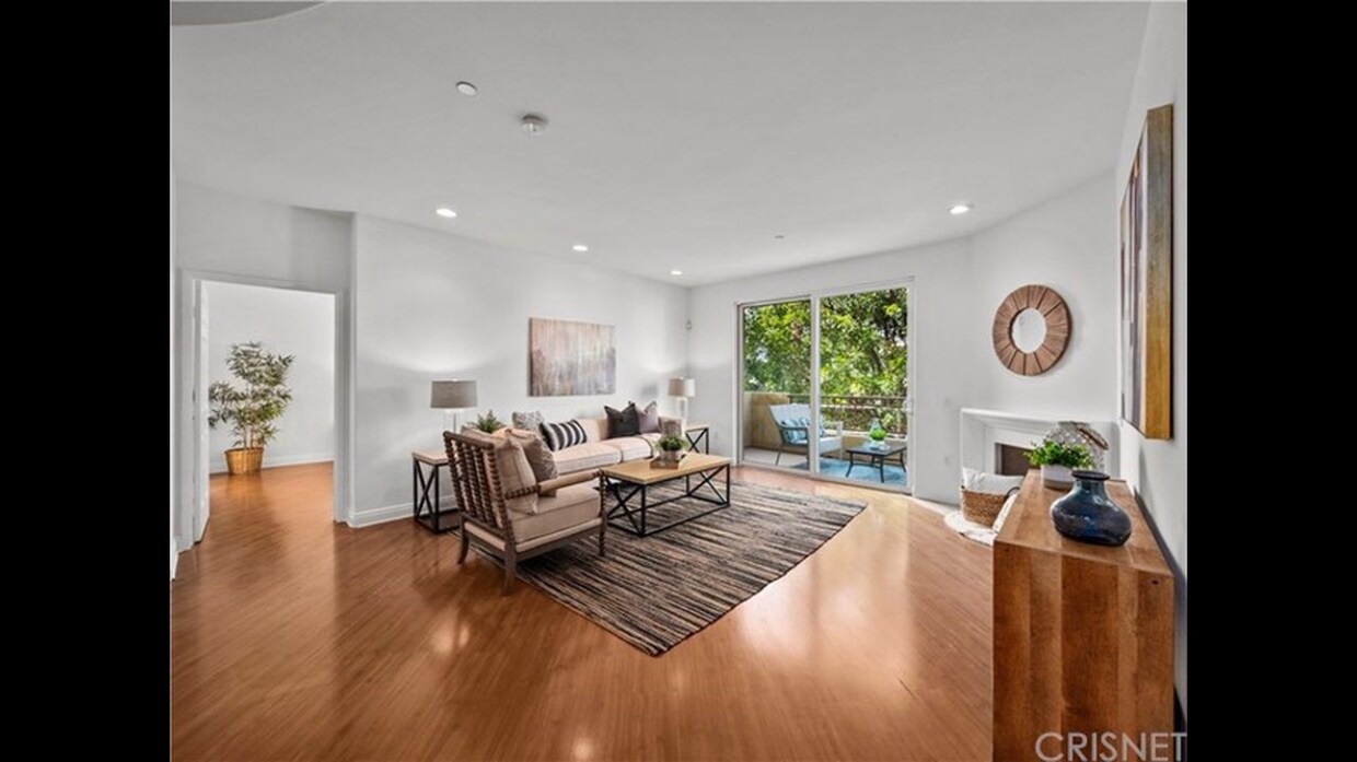 Foto principal - 5703 Laurel Canyon Blvd