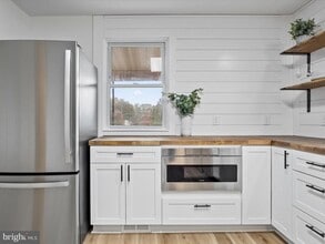 Building Photo - 1310 Delaware Ln Building Photo - 1310 Delaware Ln